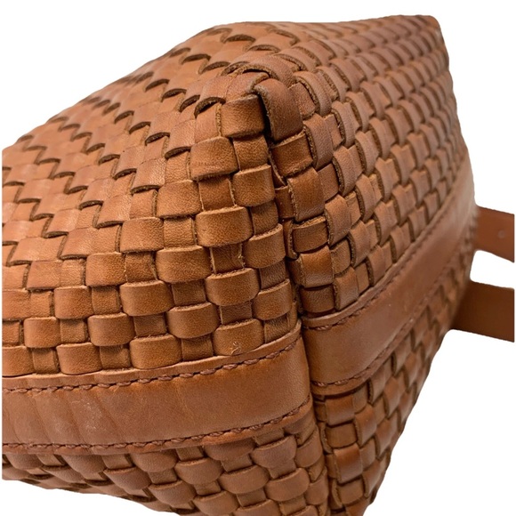 Madewell Essential Mini/Small Bucket Tote: Essential Woven Edition - Picture 6 of 10